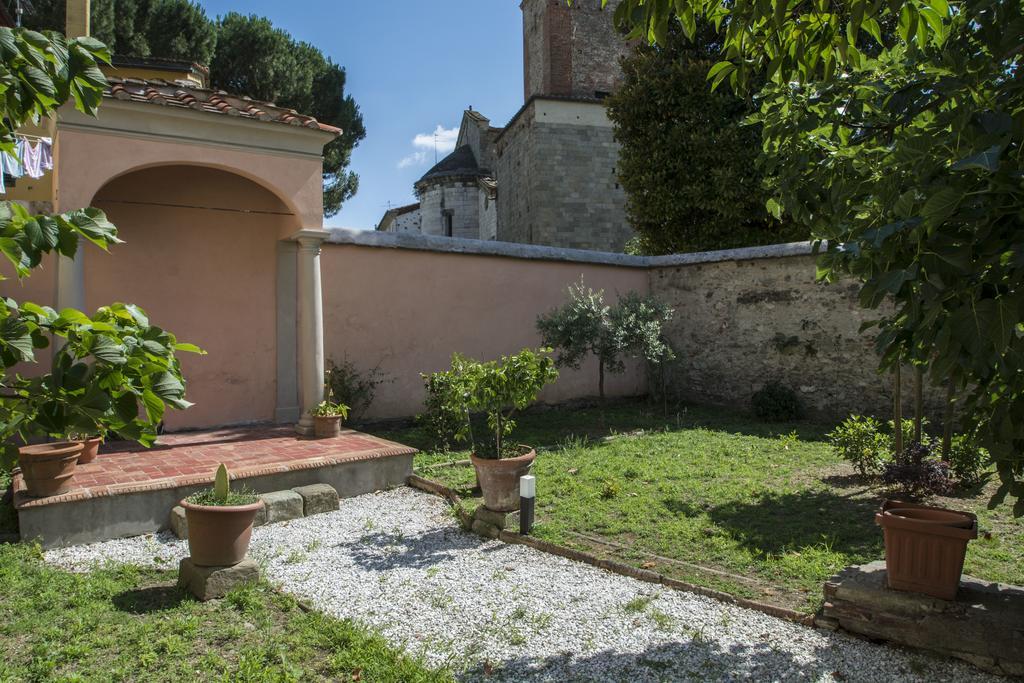 Locanda Dei Fiori Pistoia Exterior photo